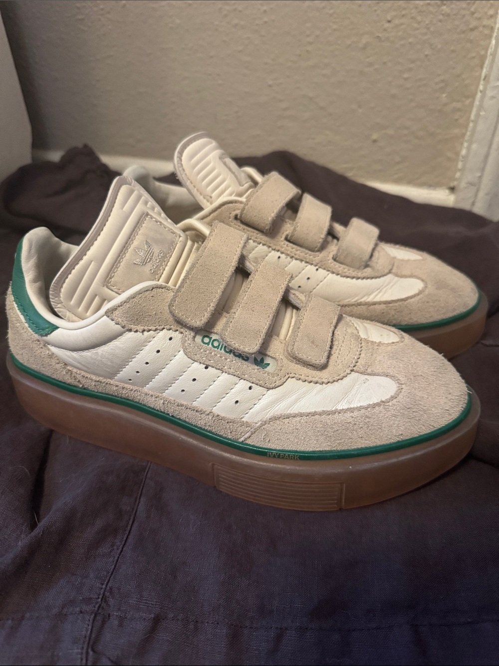 Adidas Ivy Park Super Sleek 3-strap